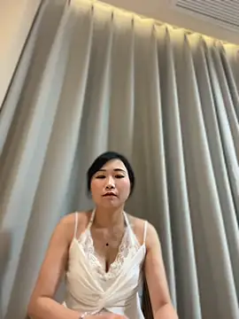 yaapinn stripchat live cam model
