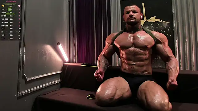 OliverSport stripchat live cam model