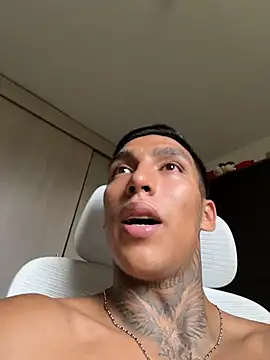 sendfer stripchat live cam model