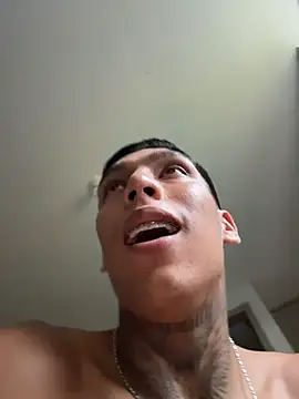 sendfer stripchat live cam model