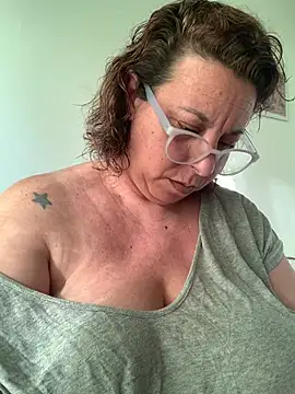 LupitaHaze stripchat live cam model