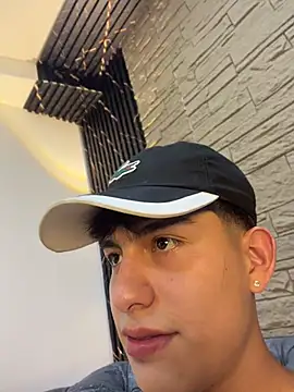 Lander_Cruz stripchat live cam model