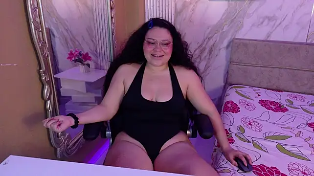 AmberBounce stripchat live cam model