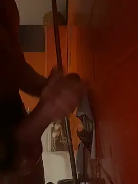 TonyR84 stripchat live cam model
