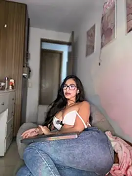 DulceLenns stripchat live cam model