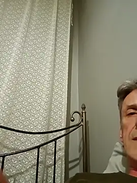 Tomyjumpxxxxx stripchat live cam model