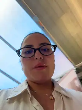 sukhakunis1 stripchat live cam model