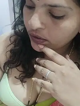 Mass_madhu stripchat live cam model