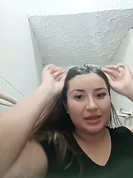 LunaDiaz999 stripchat live cam model