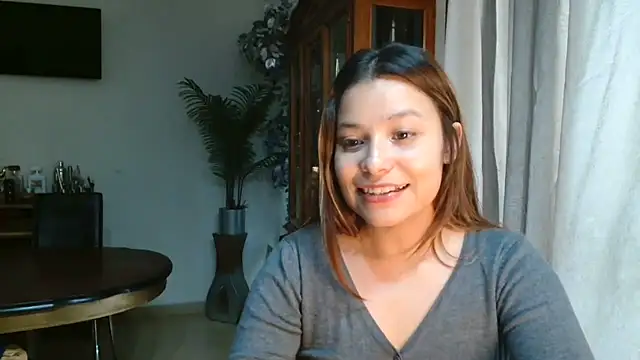 3littles stripchat live cam model