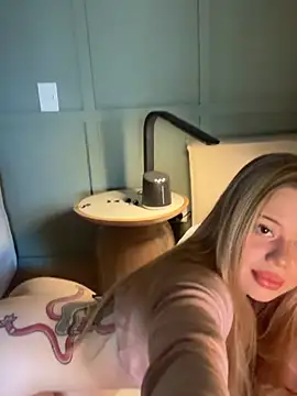 curchez_ stripchat live cam model