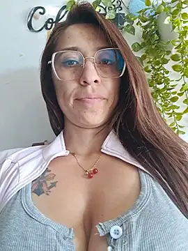 VALERY-94 stripchat live cam model