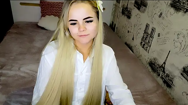 lovely-eyes stripchat live cam model