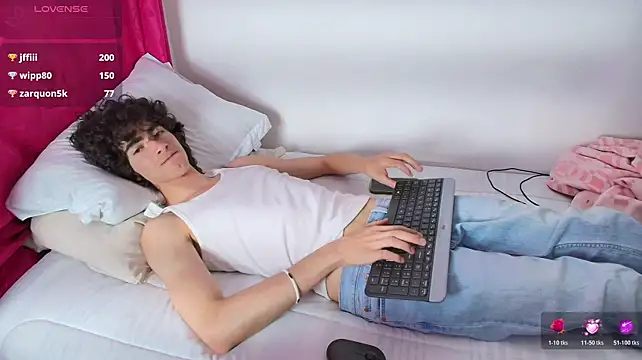 Nude_Boy18 stripchat live cam model