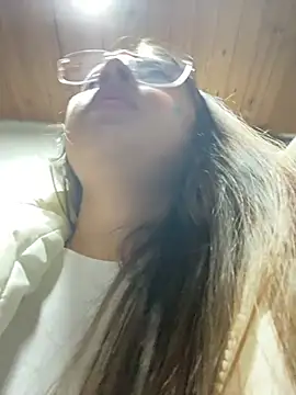 Sara-cooper2 stripchat live cam model