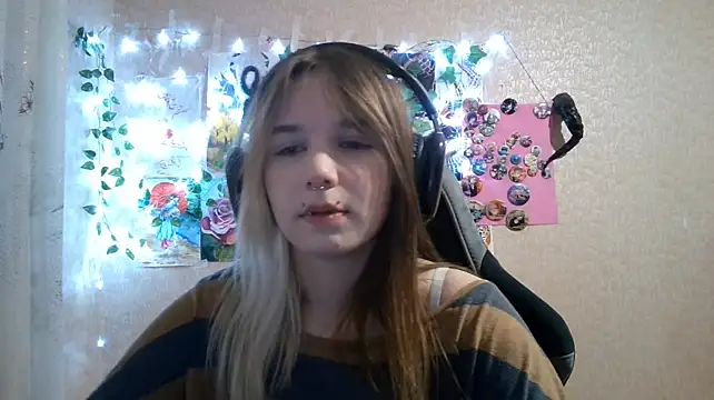 MilaTyan stripchat live cam model