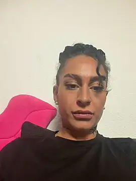 AyshaShirin stripchat live cam model