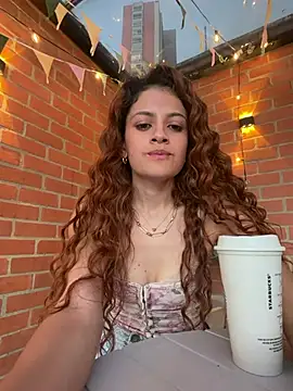 alana15 stripchat live cam model