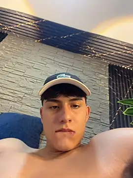 Lander_Cruz stripchat live cam model