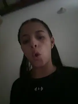 Arilw stripchat live cam model