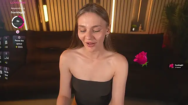 DiamondGoldie stripchat live cam model