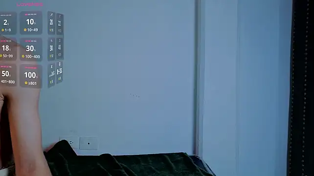 Adriann_voss stripchat live cam model