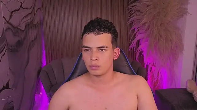 DrakoStonee_ stripchat live cam model