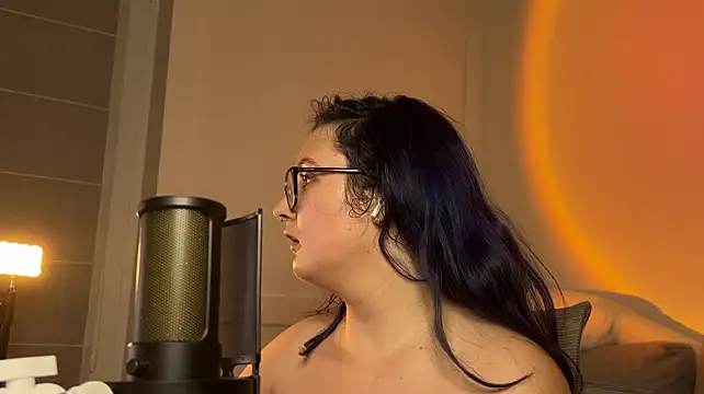 Shylittlemouth stripchat live cam model