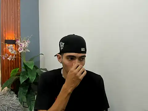 Rayan_rossi stripchat live cam model