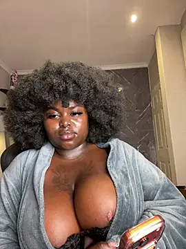 Honeycoco0211 stripchat live cam model