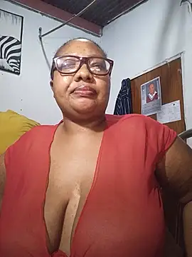 YELLOW_BONE stripchat live cam model