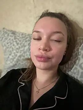bunnyrich stripchat live cam model