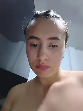 Ariasterliing stripchat live cam model