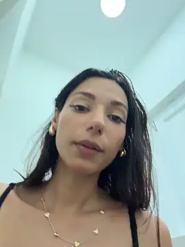 -_MiaQueen_- stripchat live cam model