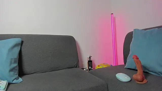 KylanDark stripchat live cam model