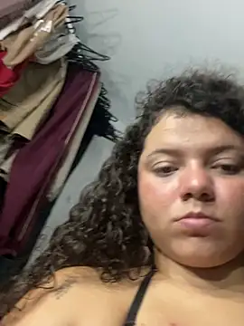 Sarahh16 stripchat live cam model