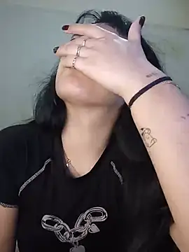Delioficial2 stripchat live cam model