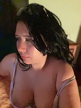 Valerie- stripchat live cam model