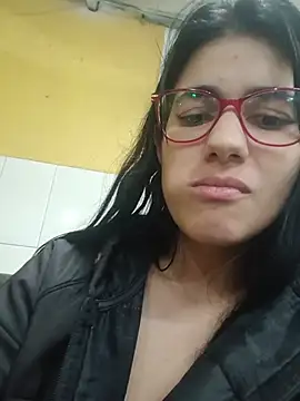 Mamamiabr stripchat live cam model