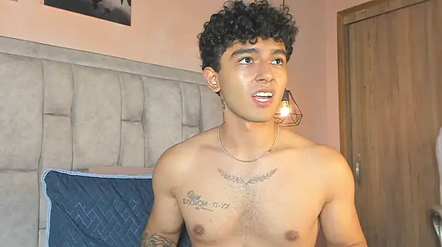 Kairoxxx_ stripchat live cam model