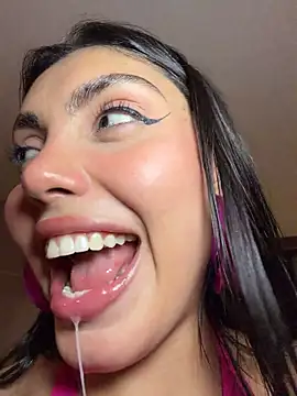 zui_lu stripchat live cam model