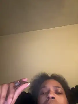 YeahhhitsBreezy stripchat live cam model