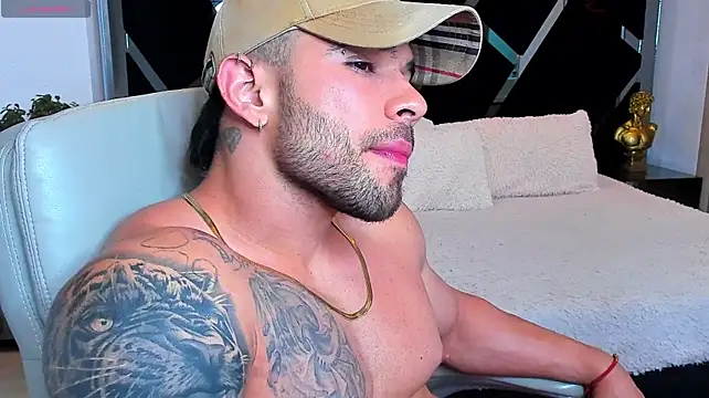 Raytorres stripchat live cam model