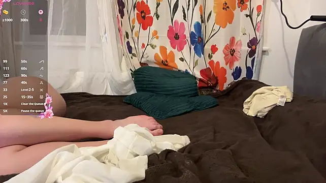 dewlullaby stripchat live cam model