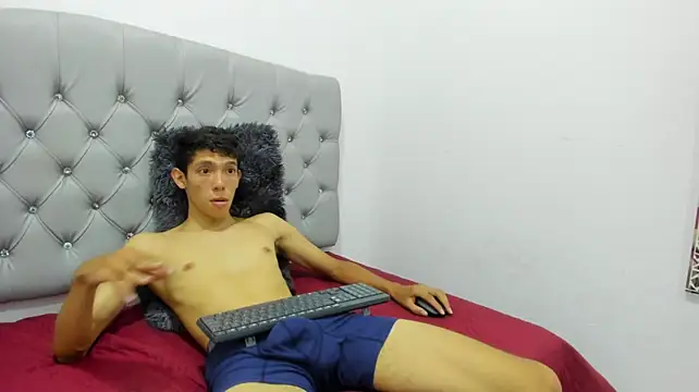Nico_Wolff stripchat live cam model