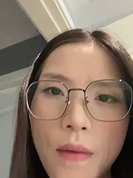 yue-ai stripchat live cam model