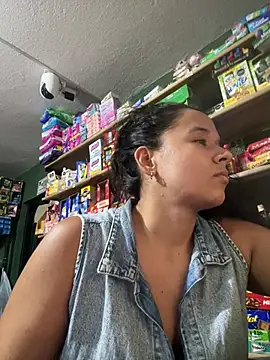 lannabellx stripchat live cam model