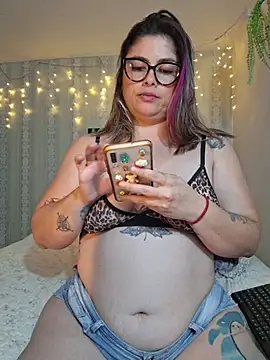 Juliietha_servas stripchat live cam model