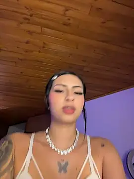 Hilary_pinkk stripchat live cam model