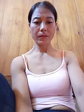Lily-ly stripchat live cam model